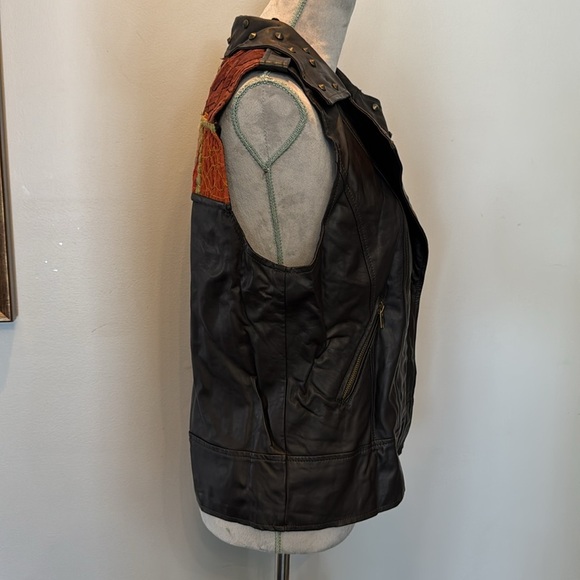 Staring at stars women’s vegan leather patchwork studded vest EUC - Picture 5 of 10